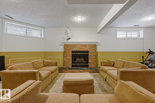 324 Wolf Ridge Point(E), Edmonton, AB - Indoor With Fireplace