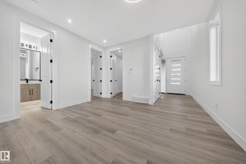 2010 Collip Crescent Sw, Edmonton, AB - Indoor Photo Showing Other Room