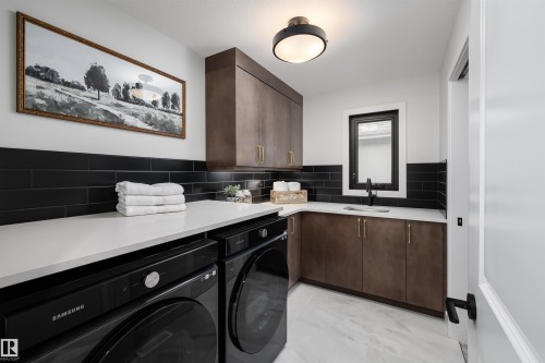 4638 Chegwin Wynd, Edmonton, AB - Indoor Photo Showing Laundry Room