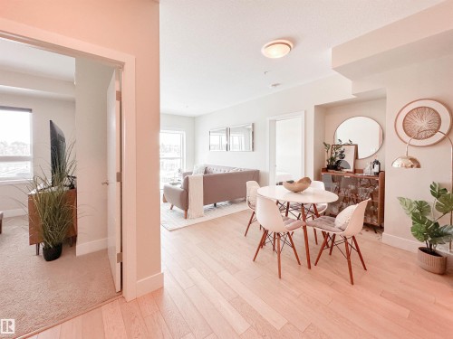 718 200 Bellerose Drive, St. Albert, AB - Indoor Photo Showing Dining Room