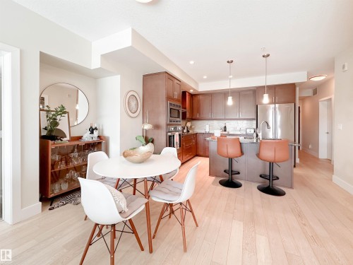 718 200 Bellerose Drive, St. Albert, AB - Indoor Photo Showing Dining Room