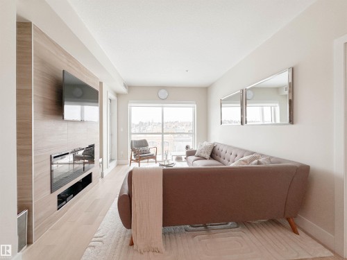 718 200 Bellerose Drive, St. Albert, AB - Indoor