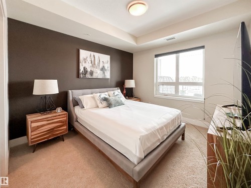 718 200 Bellerose Drive, St. Albert, AB - Indoor Photo Showing Bedroom