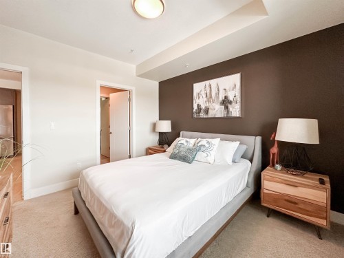 718 200 Bellerose Drive, St. Albert, AB - Indoor Photo Showing Bedroom