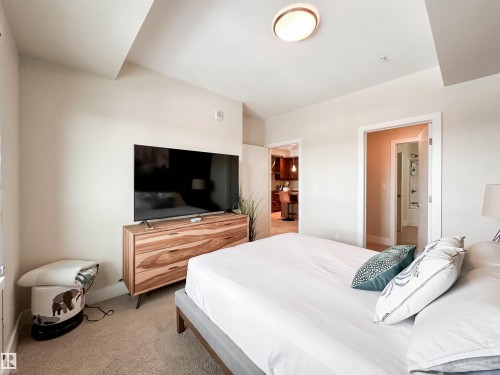 718 200 Bellerose Drive, St. Albert, AB - Indoor Photo Showing Bedroom