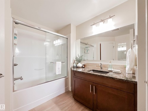 718 200 Bellerose Drive, St. Albert, AB - Indoor Photo Showing Bathroom