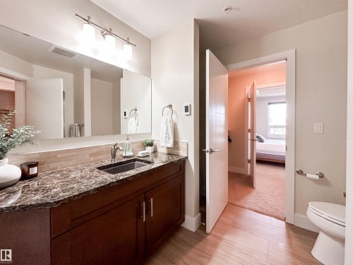 718 200 Bellerose Drive, St. Albert, AB - Indoor Photo Showing Bathroom