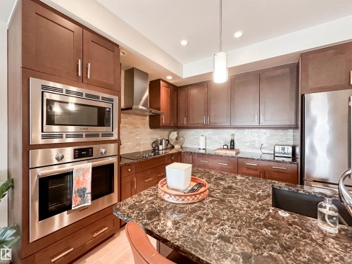 718 200 Bellerose Drive, St. Albert, AB - Indoor Photo Showing Kitchen