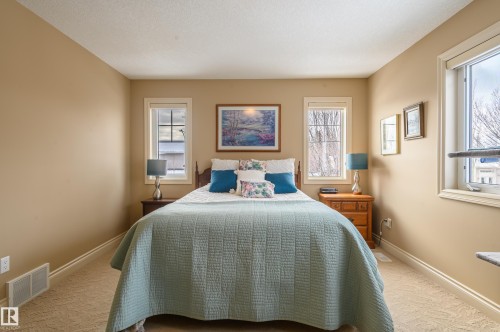 948 Hope Way, Edmonton, AB - Indoor Photo Showing Bedroom