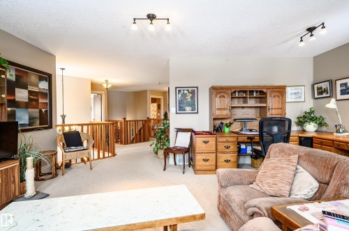 948 Hope Way, Edmonton, AB - Indoor Photo Showing Other Room