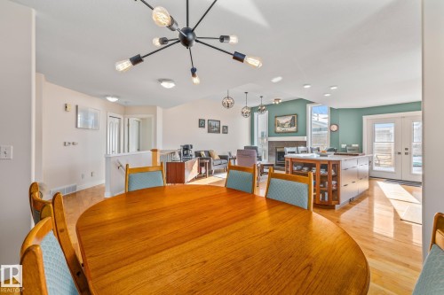 203 Bancroft Close, Edmonton, AB - Indoor Photo Showing Dining Room