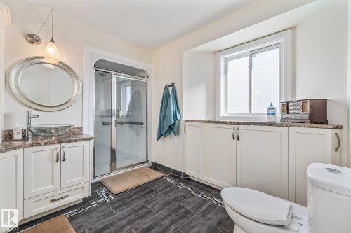 203 Bancroft Close, Edmonton, AB - Indoor Photo Showing Bathroom