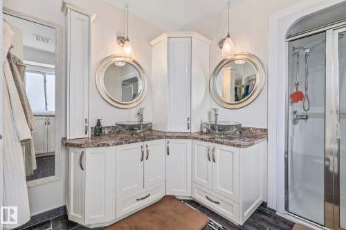 203 Bancroft Close, Edmonton, AB - Indoor Photo Showing Bathroom
