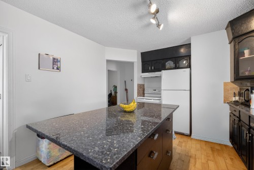 15321 110 Avenue, Edmonton, AB - Indoor Photo Showing Kitchen