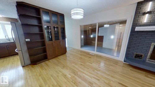 6426 37B Avenue, Edmonton, AB - Indoor Photo Showing Other Room