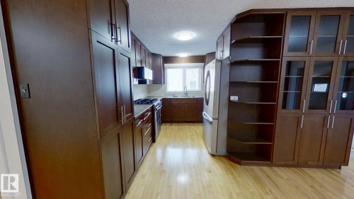 6426 37B Avenue, Edmonton, AB - Indoor