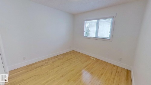 6426 37B Avenue, Edmonton, AB - Indoor Photo Showing Other Room
