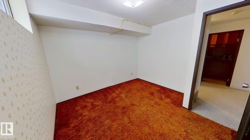 6426 37B Avenue, Edmonton, AB - Indoor Photo Showing Other Room