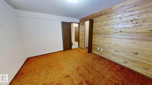6426 37B Avenue, Edmonton, AB - Indoor Photo Showing Other Room