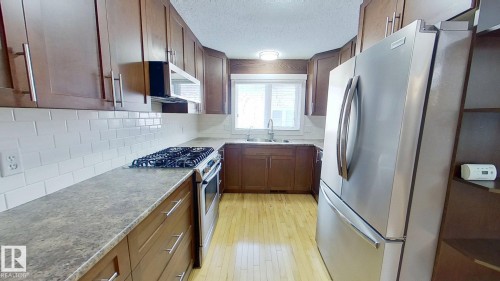 6426 37B Avenue, Edmonton, AB - Indoor Photo Showing Kitchen With Stainless Steel Kitchen With Upgraded Kitchen
