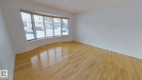 6426 37B Avenue, Edmonton, AB - Indoor Photo Showing Other Room