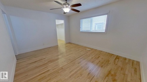6426 37B Avenue, Edmonton, AB - Indoor Photo Showing Other Room