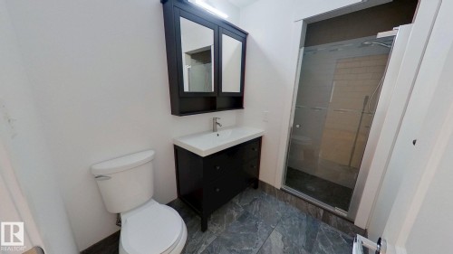 6426 37B Avenue, Edmonton, AB - Indoor Photo Showing Bathroom