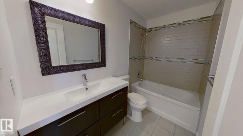 6426 37B Avenue, Edmonton, AB - Indoor Photo Showing Bathroom