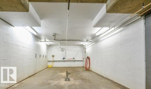 209 8912 156 Street, Edmonton, AB - Indoor Photo Showing Garage