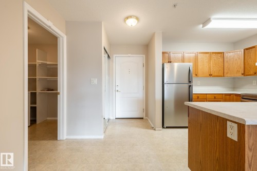 209 8912 156 Street, Edmonton, AB - Indoor Photo Showing Kitchen