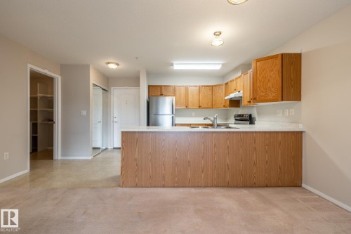 209 8912 156 Street, Edmonton, AB - Indoor Photo Showing Kitchen