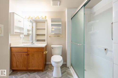 209 8912 156 Street, Edmonton, AB - Indoor Photo Showing Bathroom