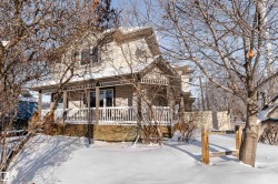 10904 72 Avenue  Edmonton, AB T6G 0A9