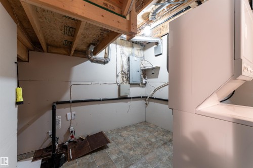 10904 72 Avenue, Edmonton, AB - Indoor Photo Showing Laundry Room