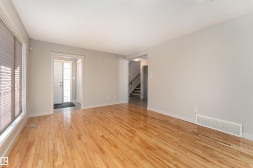 10904 72 Avenue, Edmonton, AB - Indoor Photo Showing Other Room