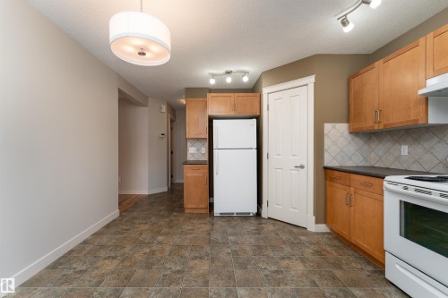 10904 72 Avenue, Edmonton, AB - Indoor Photo Showing Kitchen