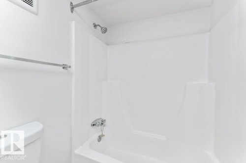 536 Lee Ridge Road, Edmonton, AB - Indoor Photo Showing Bathroom