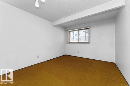 536 Lee Ridge Road, Edmonton, AB - Indoor Photo Showing Other Room