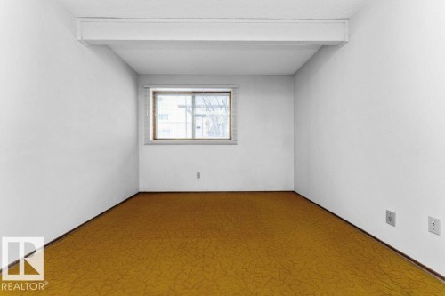 536 Lee Ridge Road, Edmonton, AB - Indoor Photo Showing Other Room
