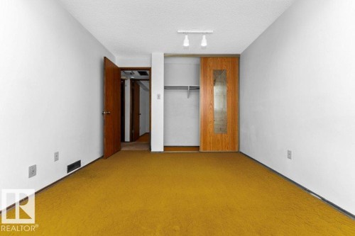 536 Lee Ridge Road, Edmonton, AB - Indoor Photo Showing Other Room