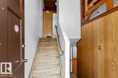 536 Lee Ridge Road, Edmonton, AB - Indoor Photo Showing Other Room