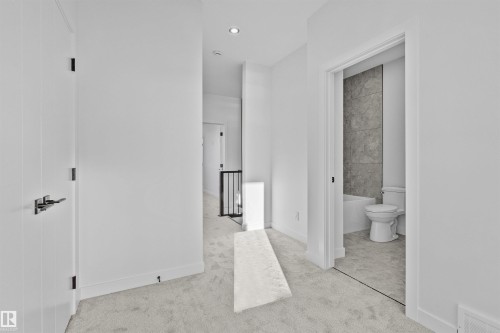 330 Roberts Wynd, Leduc, AB - Indoor