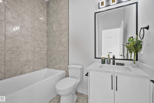 330 Roberts Wynd, Leduc, AB - Indoor Photo Showing Bathroom