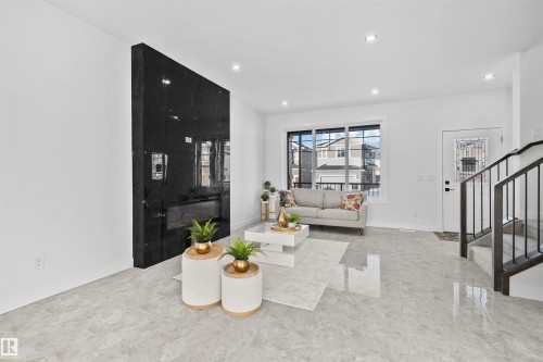 330 Roberts Wynd, Leduc, AB - Indoor