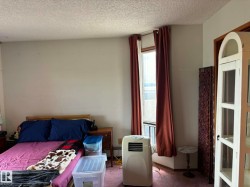 Image quality insufficient for description - 