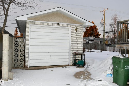 5012 54 Avenue, Leduc, AB - Outdoor With Exterior