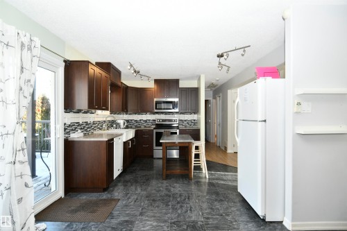 5012 54 Avenue, Leduc, AB - Indoor Photo Showing Kitchen