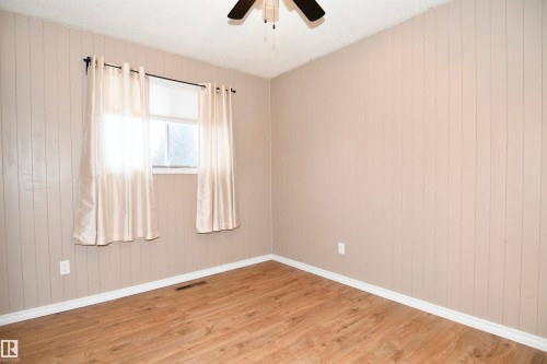 5012 54 Avenue, Leduc, AB - Indoor Photo Showing Other Room