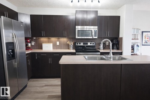 2151 28 Street, Edmonton, AB - Indoor Photo Showing Kitchen With Double Sink With Upgraded Kitchen