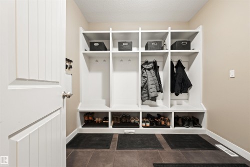 1477 Wates Link Link, Edmonton, AB - Indoor With Storage